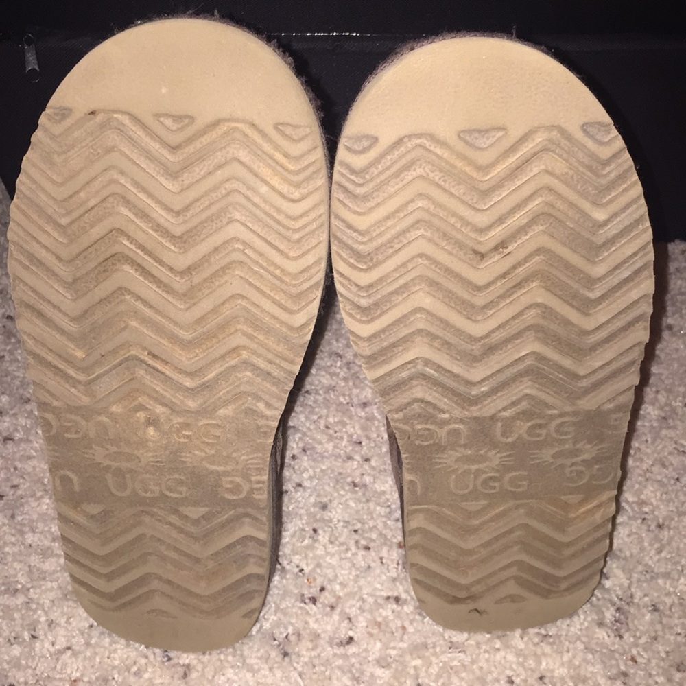 Uggs - Picture 3 of 3